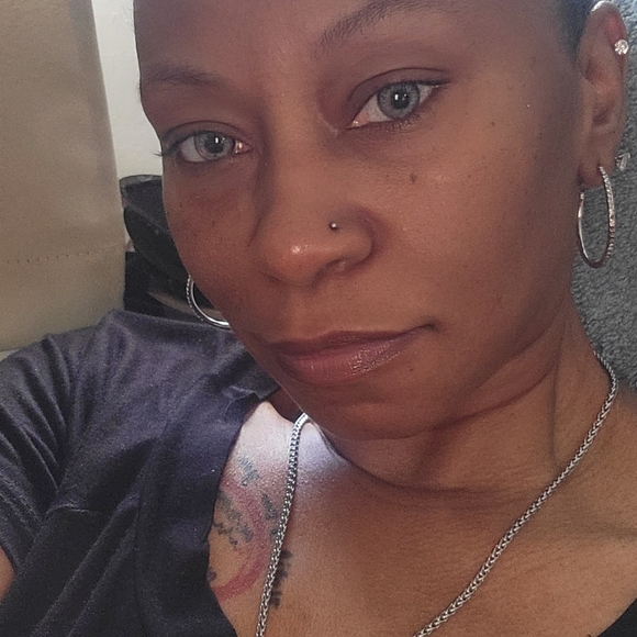 Meet your Posher, Nikki - Picture 3 of 3